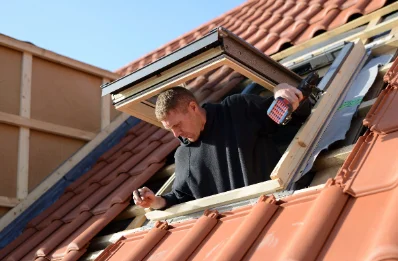Pose de fenêtres de toit Velux à Lichères